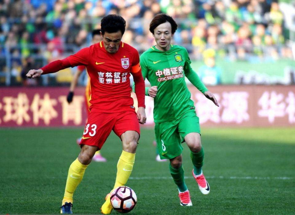 包含今晚尤文图斯调整名单以备亚冠库里在MAD比赛中伤愈复出，连对手都承认：里尔复出首秀备战全明星赛的词条